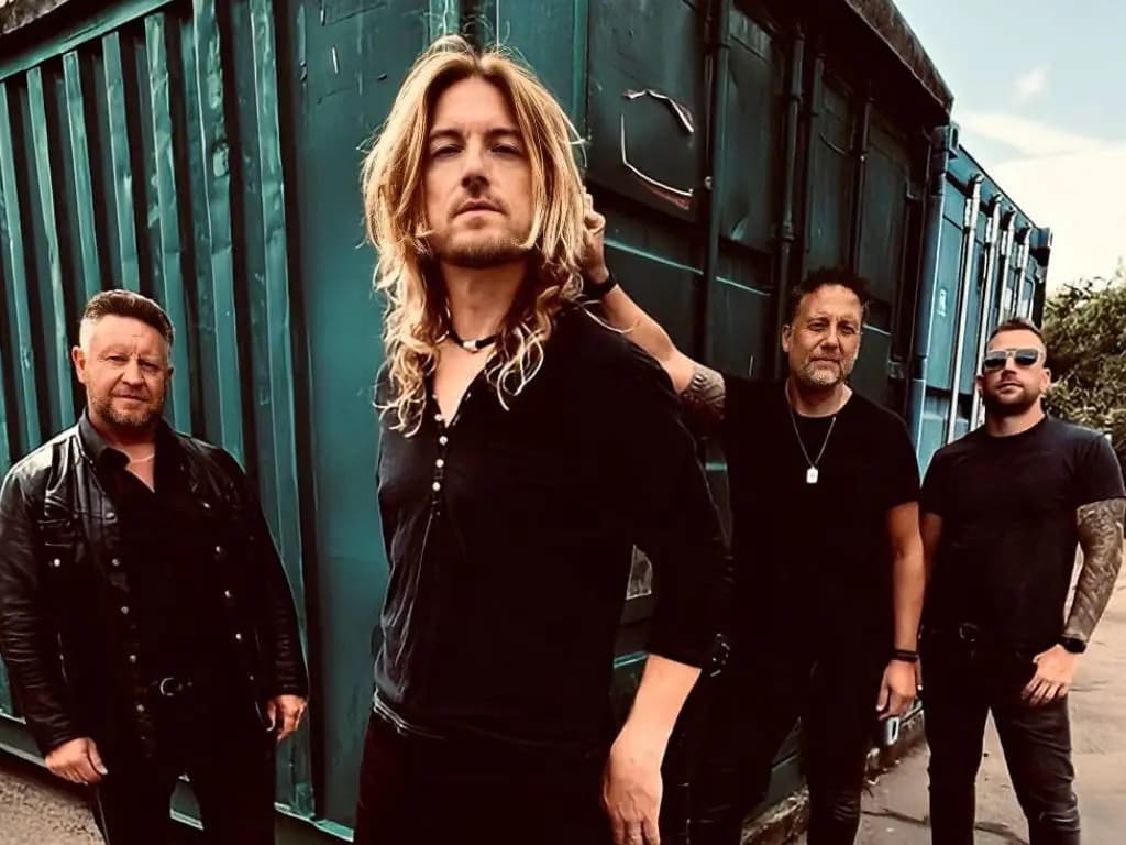 Promo photo of The Anthemics cover band